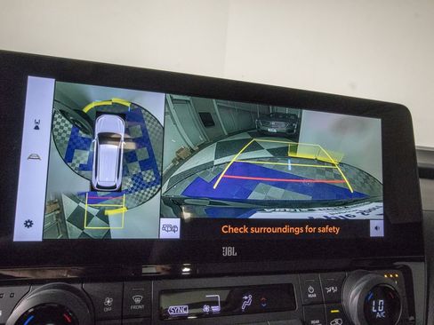 Used 2026 Toyota Grand Highlander FWD image 26