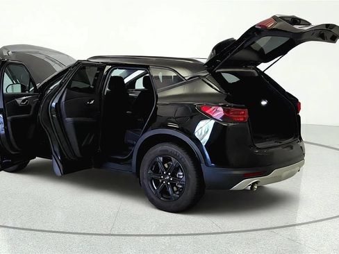 Used 2024 Chevrolet Blazer LT w/ Midnight/Sport Edition FWD image 10