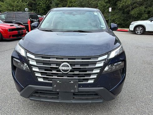 Used 2024 Nissan Rogue SV AWD/4WD image 3