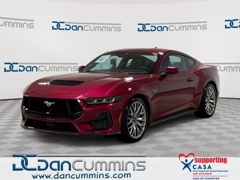 Used 2025 Ford Mustang GT Premium RWD image 1