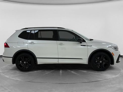 Used 2023 Volkswagen Tiguan SE R-Line AWD/4WD image 2