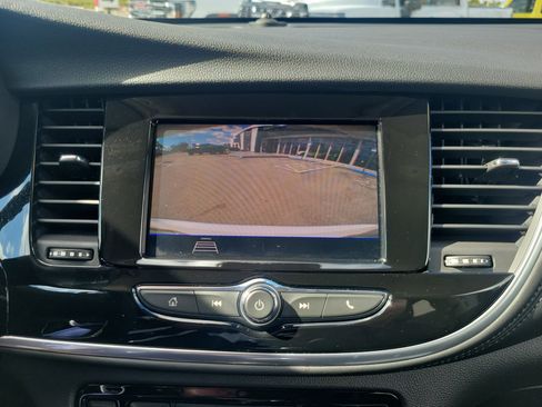 Used 2022 Buick Encore Preferred w/ Safety Package image 10