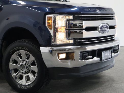 Used 2019 Ford F350 Lariat w/ Chrome Package image 3