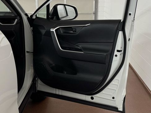 Used 2019 Toyota RAV4 LE image 35