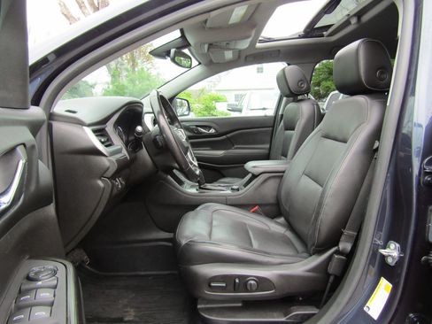 Used 2018 GMC Acadia SLT image 10