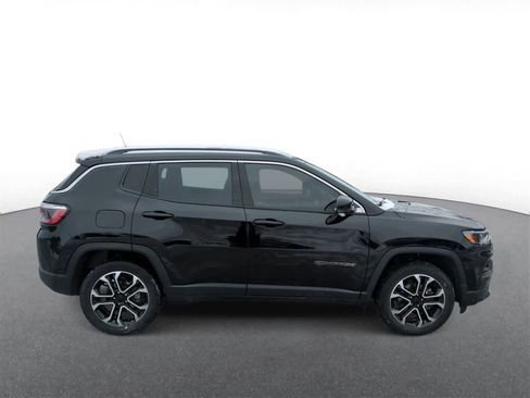 Certified 2022 Jeep Compass Limited image 9