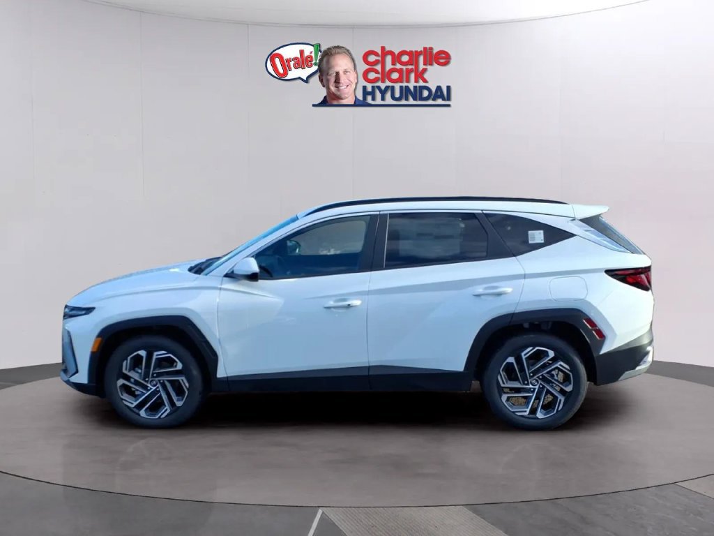 New 2026 Hyundai Tucson SEL Plus FWD image 2
