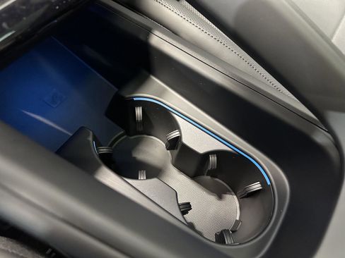 New 2025 Porsche Macan 4S Electric AWD/4WD image 33