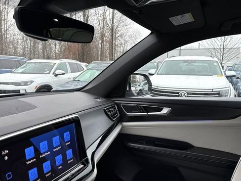 Certified 2025 Volkswagen Atlas Cross Sport SEL Premium R-Line image 22