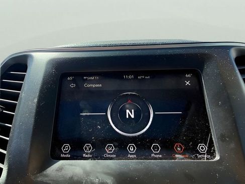 Used 2019 Jeep Cherokee Latitude Plus w/ Comfort/Convenience Group AWD/4WD image 23