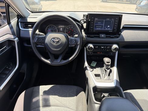 Used 2021 Toyota RAV4 XLE AWD/4WD image 11
