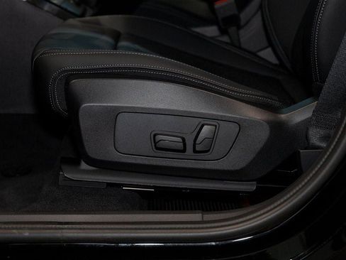 Used 2025 BMW X1 xDrive28i w/ Premium Package image 16