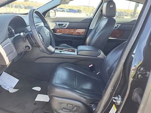 Used 2011 Jaguar XF Premium RWD image 7
