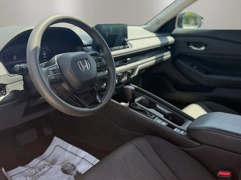 Used 2023 Honda Accord EX image 10
