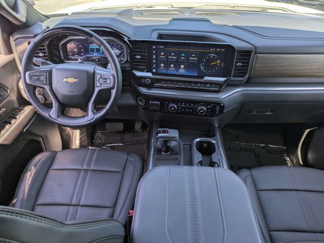 Used 2024 Chevrolet Silverado 1500 High Country w/ Technology Package AWD/4WD image 17