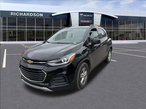 Used 2019 Chevrolet Trax LT w/ LT Convenience Package FWD image 1