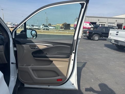 Used 2021 Honda Pilot EX image 29