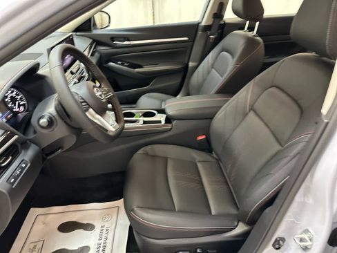 New 2025 Nissan Altima 2.5 SR w/ SR Premium Package image 4