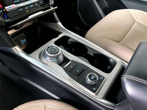 Used 2023 Ford Explorer Limited w/ Equipment Group 301A image 17