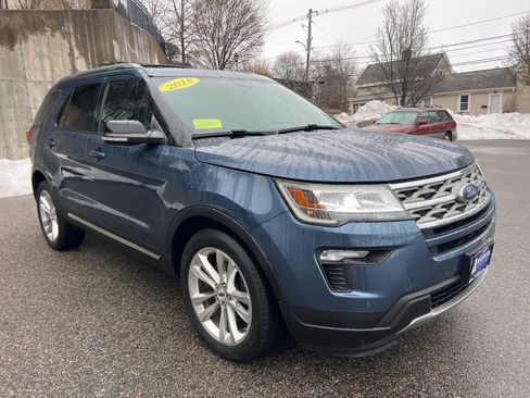 Used 2018 Ford Explorer XLT w/ Equipment Group 202A image 7