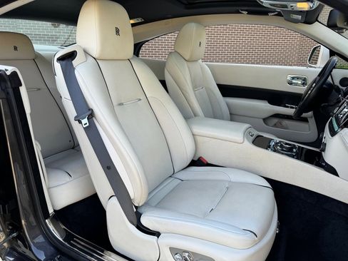 Used 2016 Rolls-Royce Wraith image 23