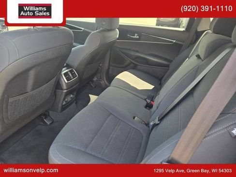Used 2019 Kia Sorento FWD image 13