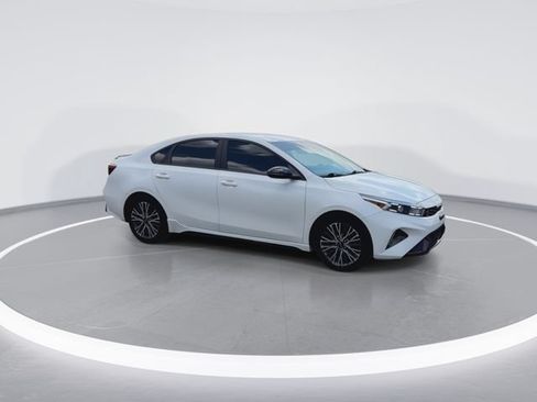 Used 2022 Kia Forte GT-Line FWD image 2