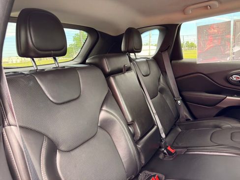 Used 2020 Jeep Cherokee Limited AWD/4WD image 33