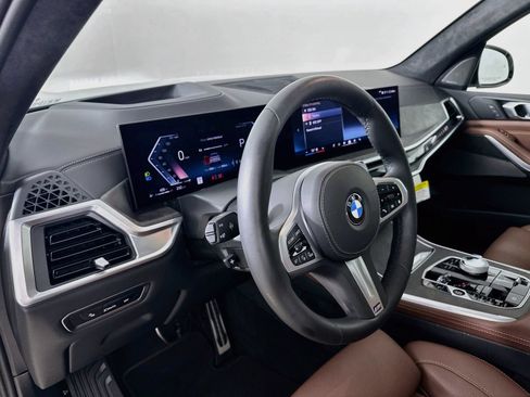 Used 2026 BMW X7 xDrive40i w/ M Sport Package AWD/4WD image 33