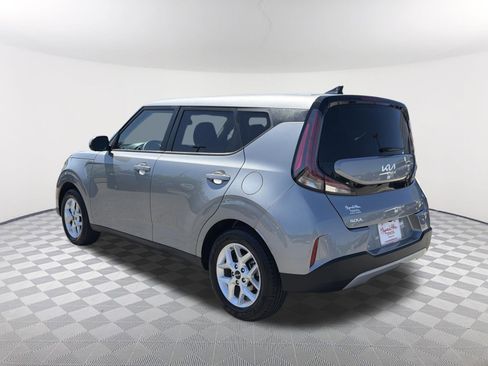 Used 2024 Kia Soul LX w/ Option Group 015 FWD image 13