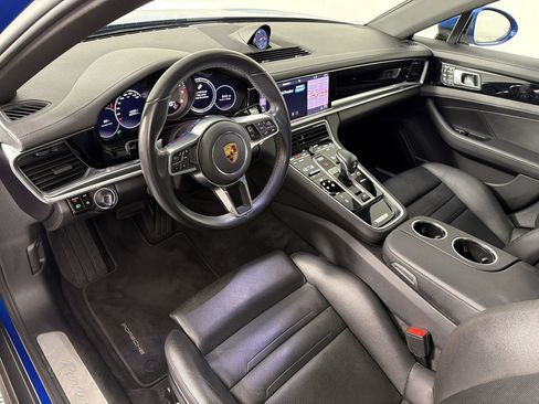 Certified 2019 Porsche Panamera image 4