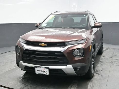 Used 2022 Chevrolet TrailBlazer LT w/ Driver Confidence Package AWD/4WD image 2