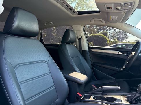 Used 2021 Volkswagen Passat 2.0T SE image 35