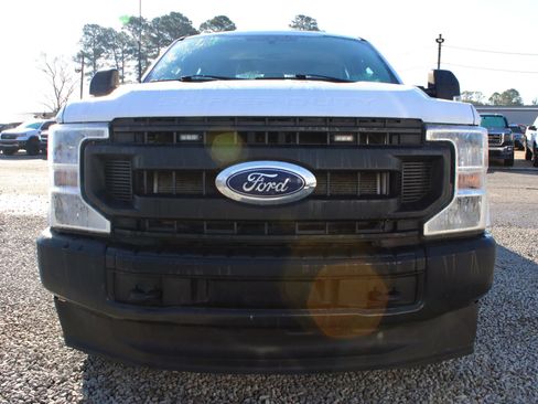 Used 2022 Ford F250 XL w/ Power Equipment Group image 4