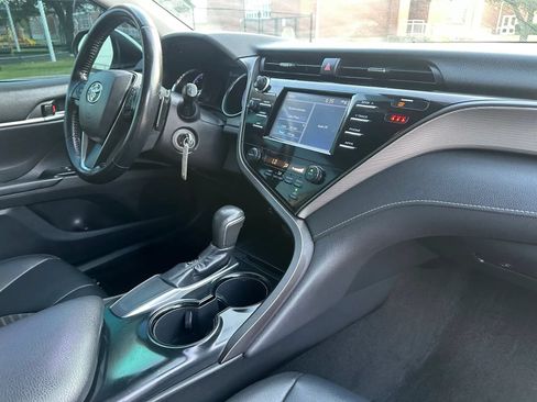Used 2019 Toyota Camry SE FWD image 25