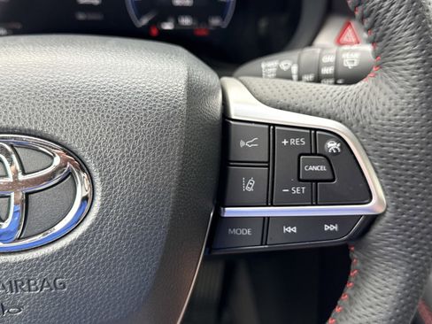 Used 2025 Toyota Sienna XSE image 25