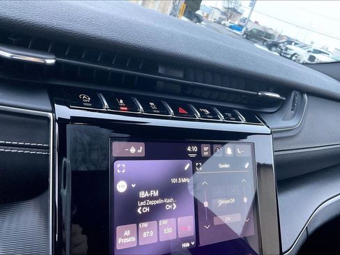 Used 2023 Jeep Grand Cherokee L Altitude image 40