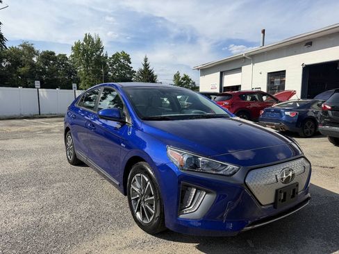 Used 2020 Hyundai Ioniq SE FWD image 4