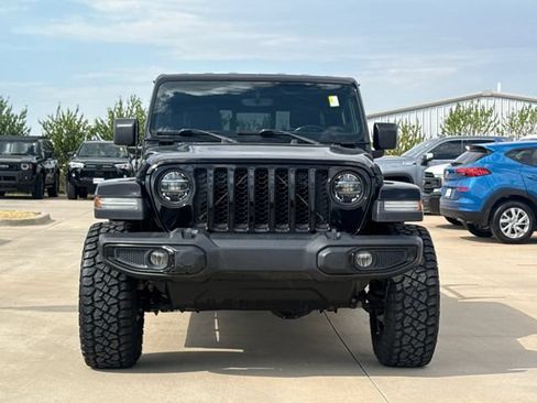 Used 2020 Jeep Gladiator Overland AWD/4WD image 2