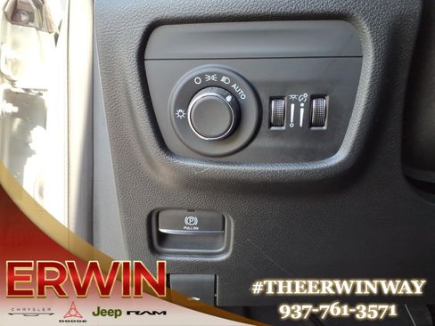 Certified 2024 Jeep Grand Cherokee L Laredo image 15