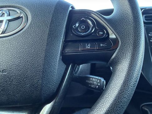 Used 2020 Toyota Prius LE image 27
