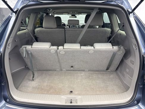 Used 2019 Toyota Highlander LE image 16