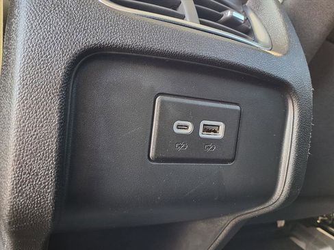 Used 2025 Chevrolet Blazer LT image 24