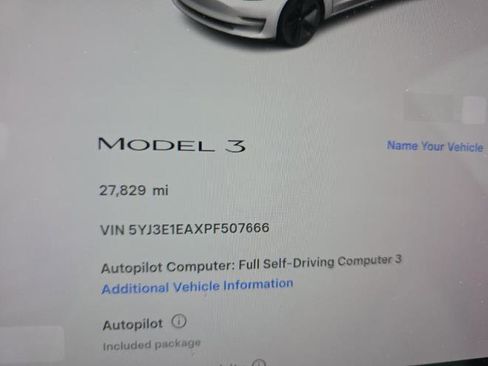 Used 2023 Tesla Model 3 Standard Range image 9