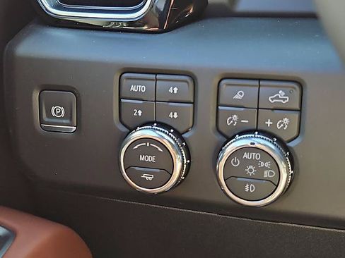 New 2026 GMC Sierra 2500 Denali Ultimate AWD/4WD image 18