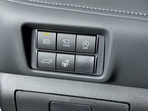 New 2025 Toyota Highlander Limited image 13