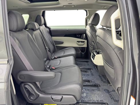 Used 2024 Kia Carnival SX Prestige image 48