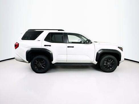 Used 2025 Toyota 4Runner SR5 AWD/4WD image 10