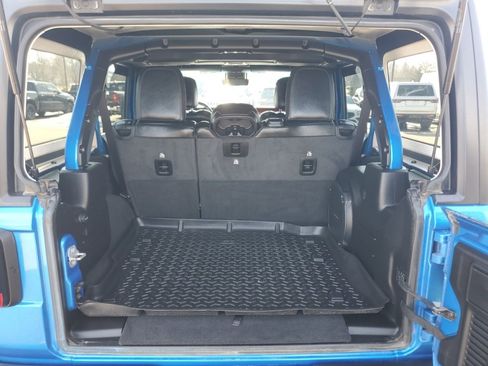 Used 2021 Jeep Wrangler Unlimited Rubicon w/ Xtreme Recon 35" Tire Package image 31