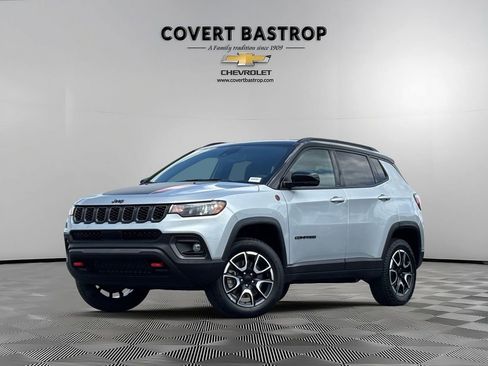 Used 2024 Jeep Compass Trailhawk AWD/4WD image 1